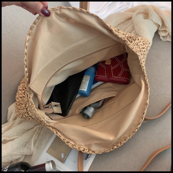 NEW WAVE Straw Weave Shoulder Bag - Picture 8 of 8